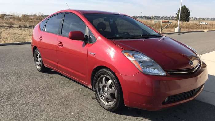 2007 Toyota Prius used red