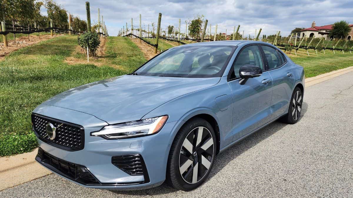 2024 Volvo S60 Recharge Ultimate Review: EV and Sporty Personalities