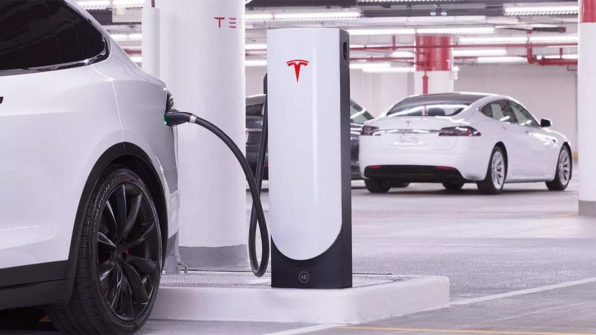 Analyst Says Batteries Are Almost The Sole Driver of Tesla's Stock ...