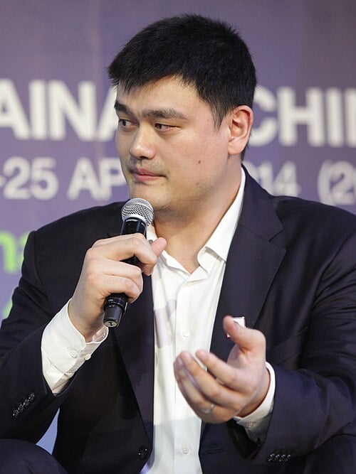 NIO CEO William Li and Yao Ming at the launch event for the ES9 flagship SUV.