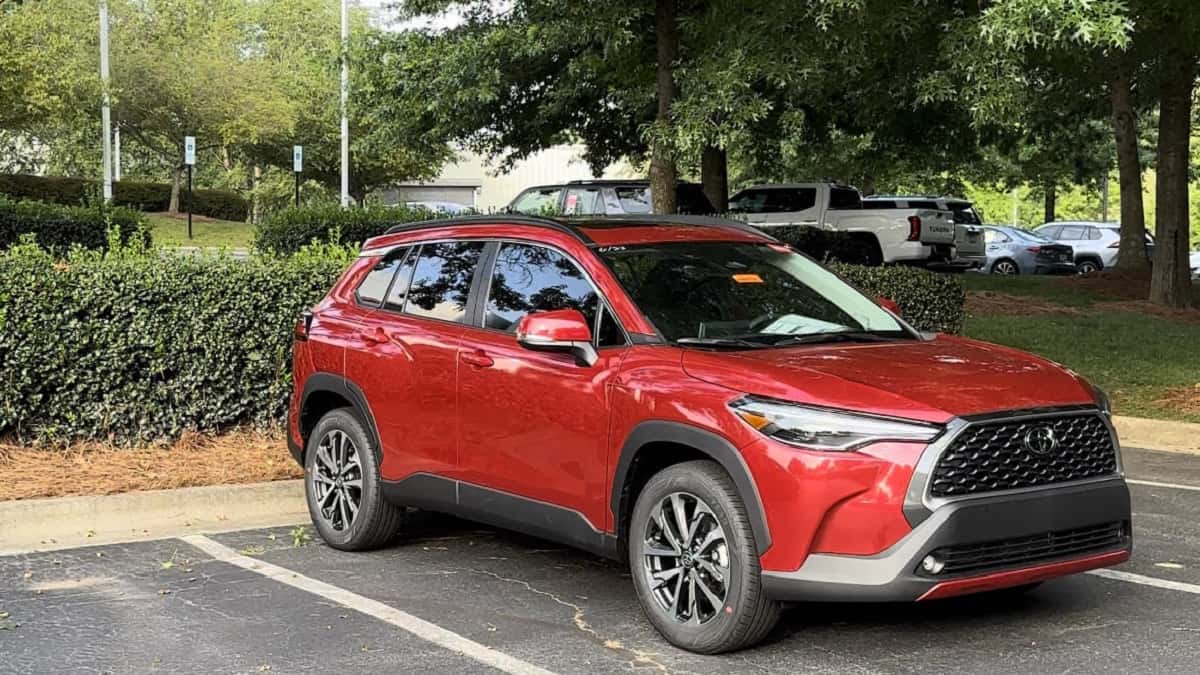 2023 Toyota Corolla Cross XLE Barcelona Red