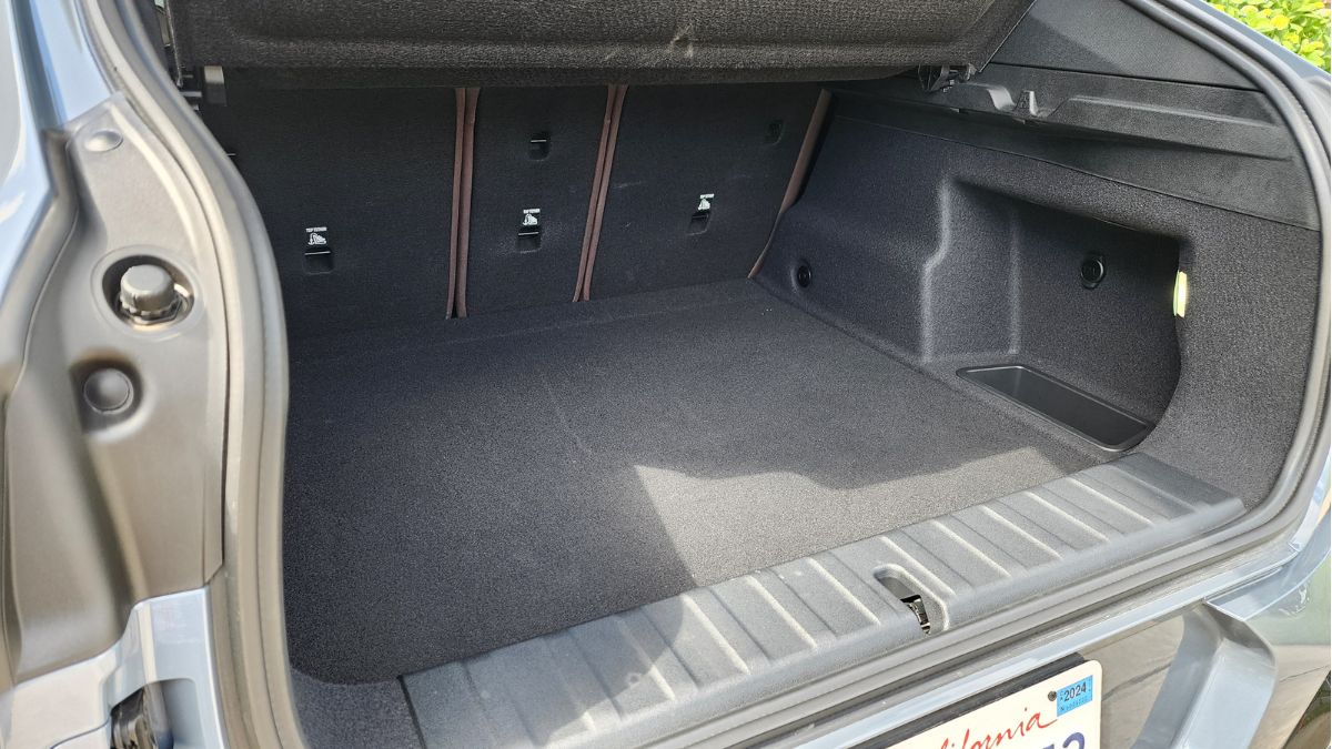 2024 BMW X2 xDrive28i cargo space