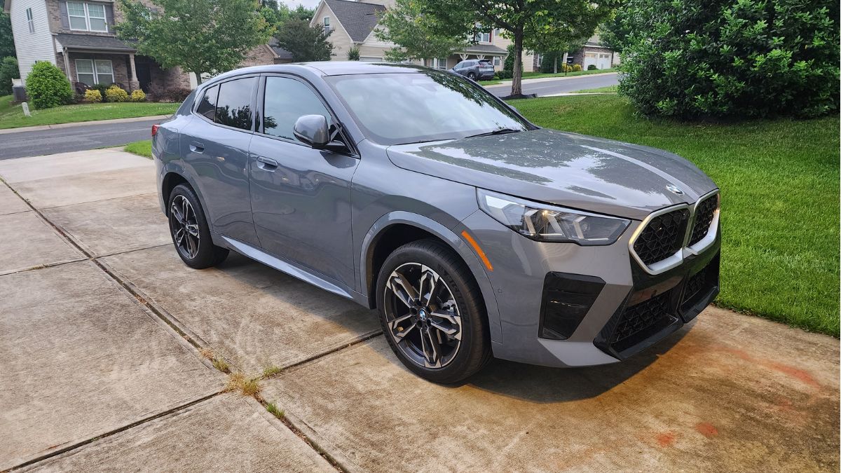 2024 BMW X2 xDrive28i Front Exterior