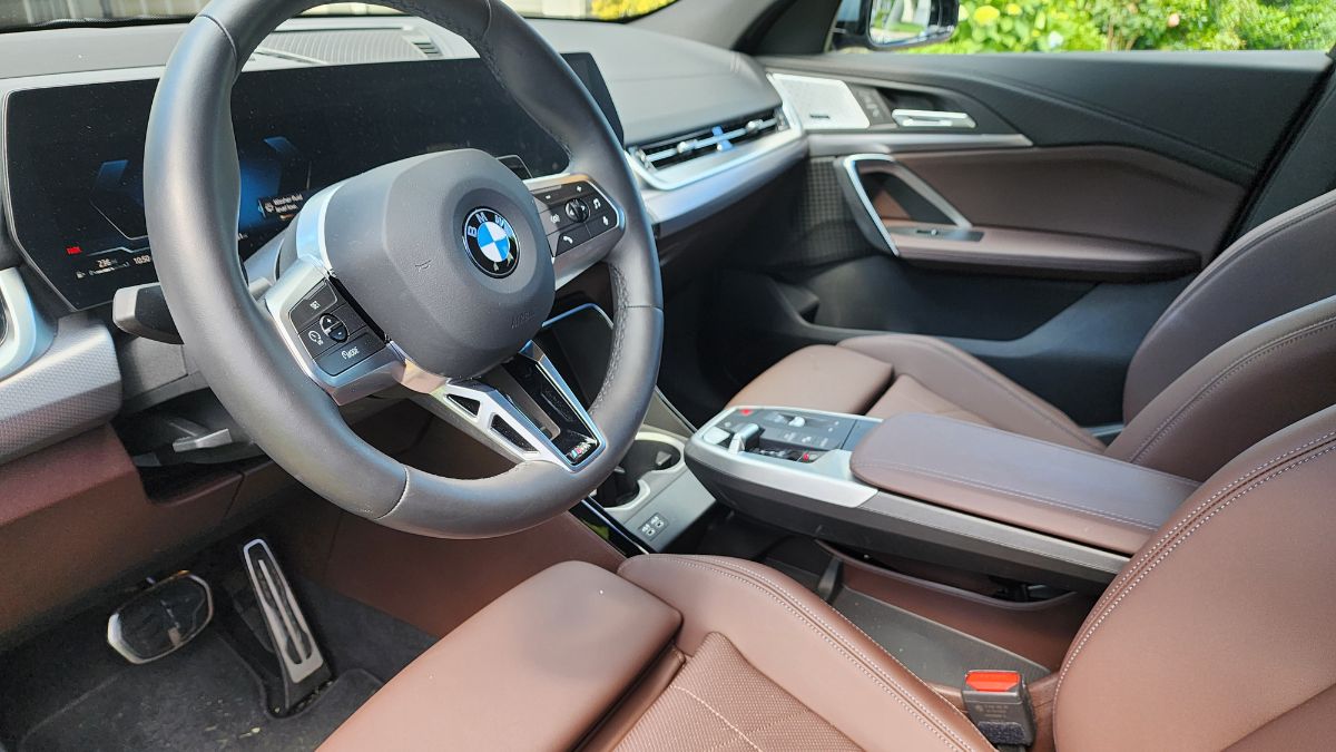 2024 BMW X2 xDrive28i interior