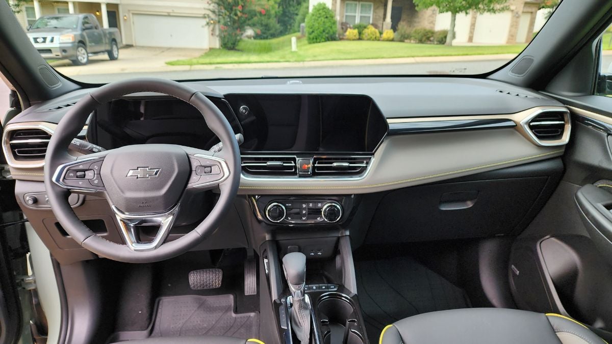 2024 Chevrolet Trailblazer Interior and touchscreen