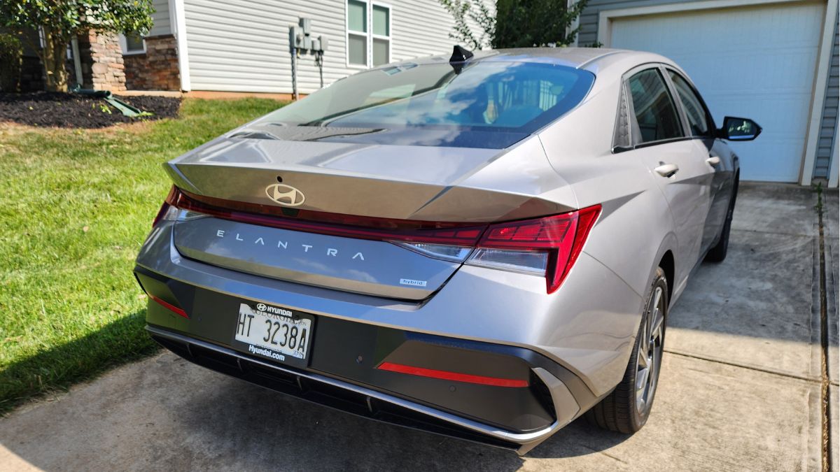 2024 Hyundai Elantra exterior