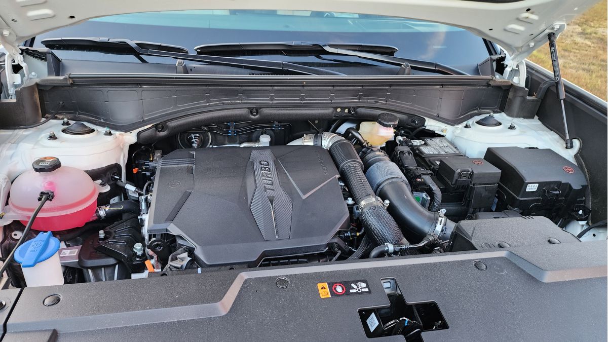 2024 Hyundai Santa Fe's engine