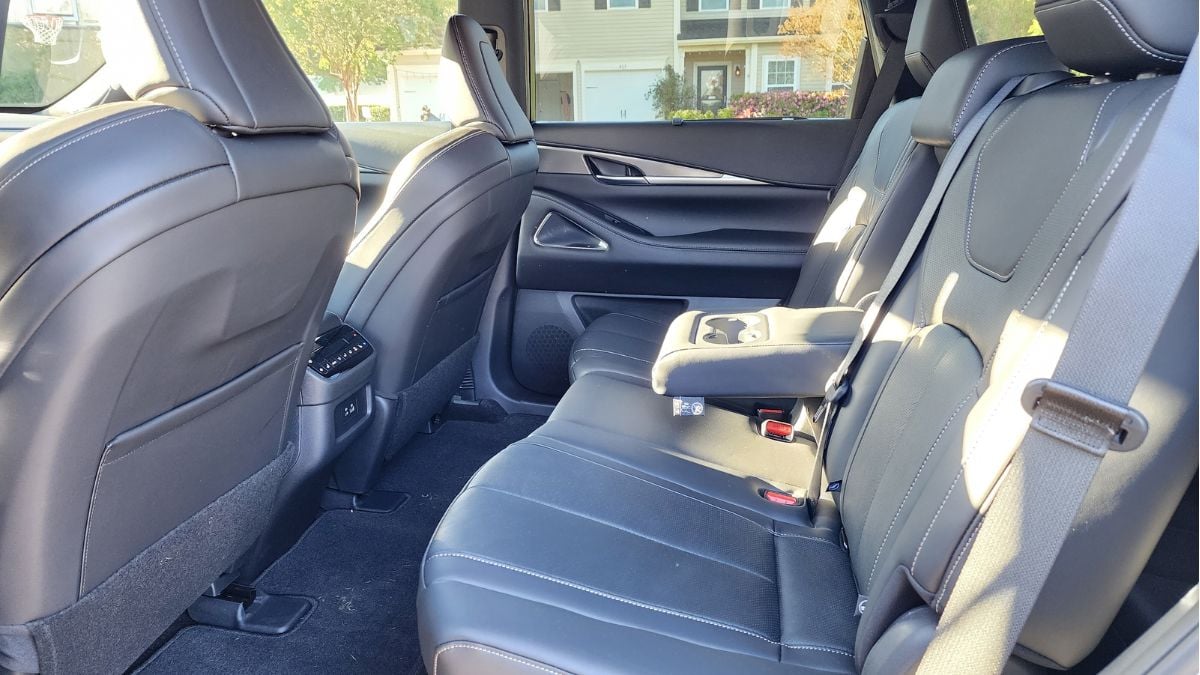 2025 Infiniti QX second row seat