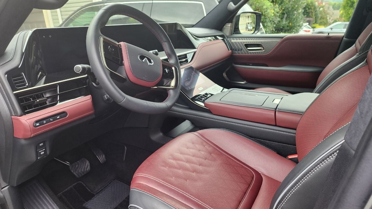 2025 Infiniti QX80 Front Interior