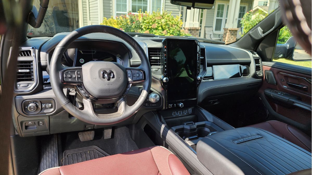 2025 Ram 1500 infotainment and touchscreen