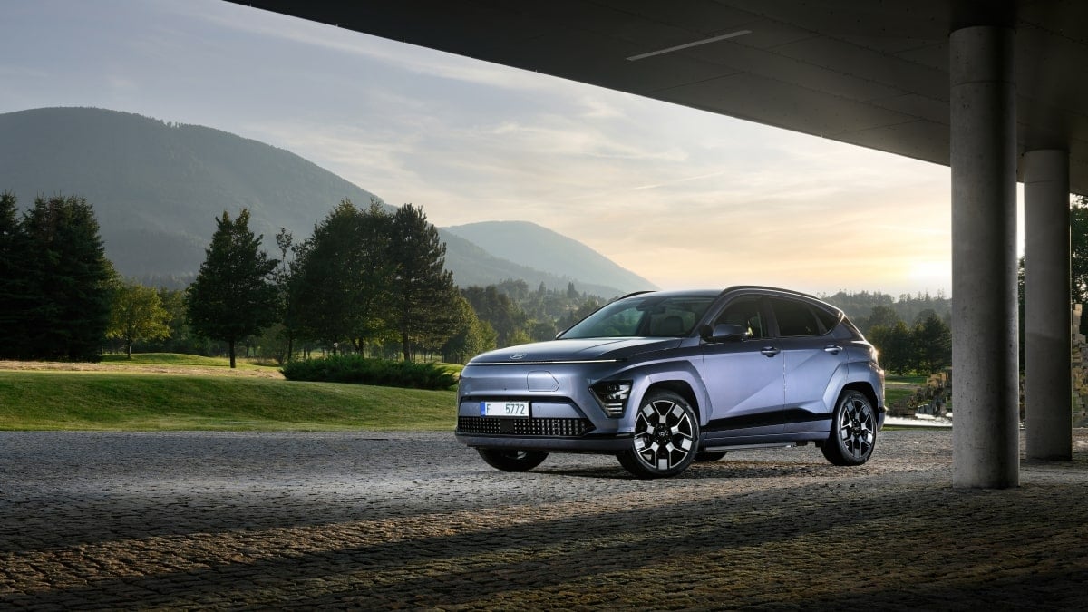 2025 Hyundai KONA Electric arrives in time to steal Nissan Leaf's lunch before it retires