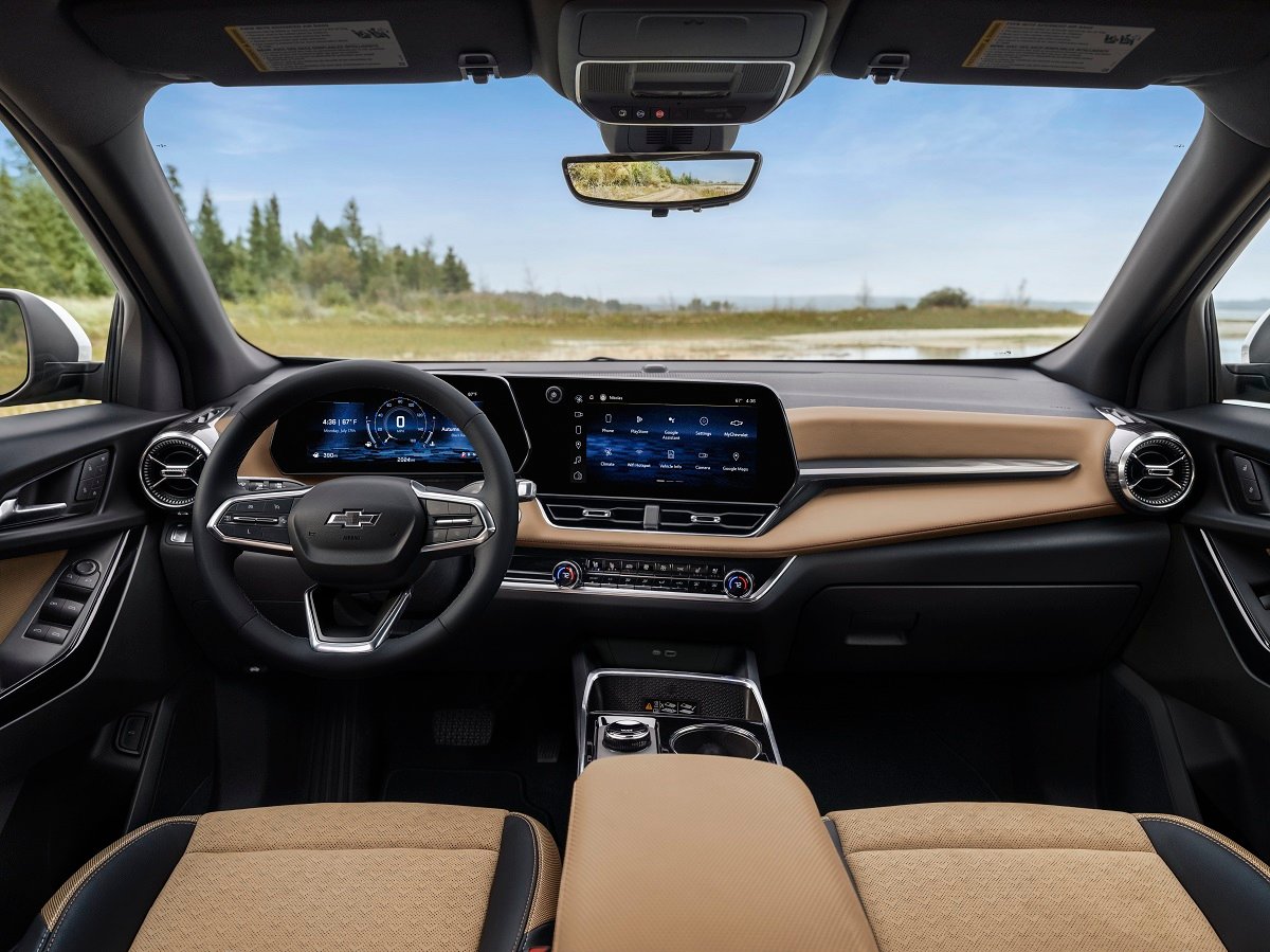 Images of 2025 Equinox RS courtesy of Chevrolet