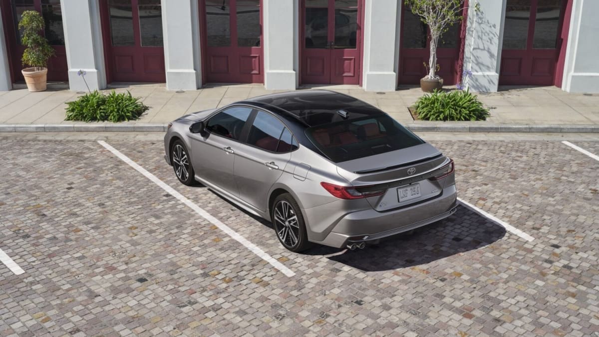 2025 Toyota Camry Hybrid