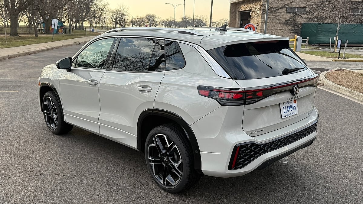 2026 Volkswagen Tiguan SEL R-Line Turbo