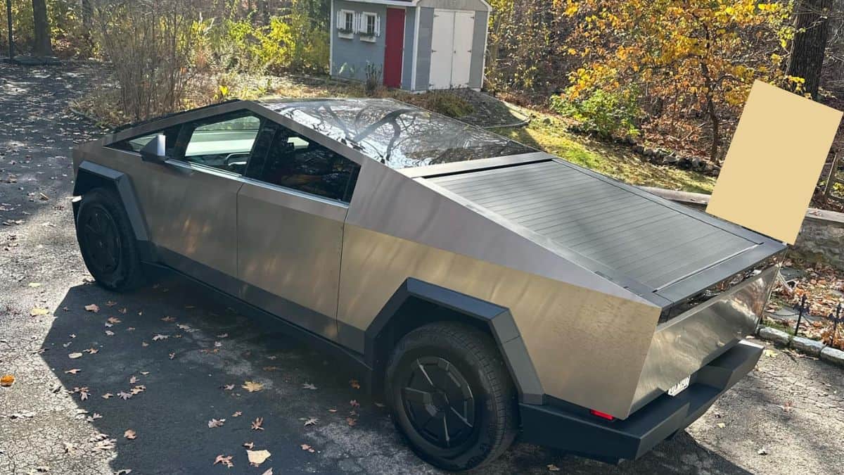 Elan Michael's Tesla Cybertruck in the first days on his driveway.