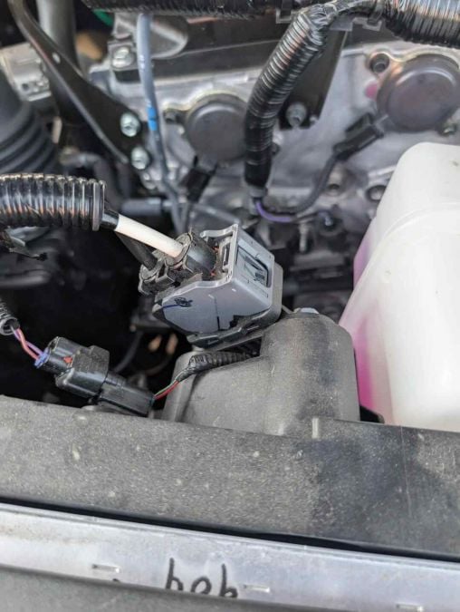 Radiator Fan Electrical Connector Left Unplugged