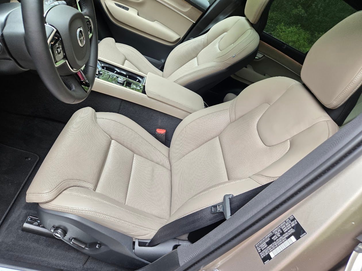 2025.5 Volvo XC90 T8 AWD Ultra seats