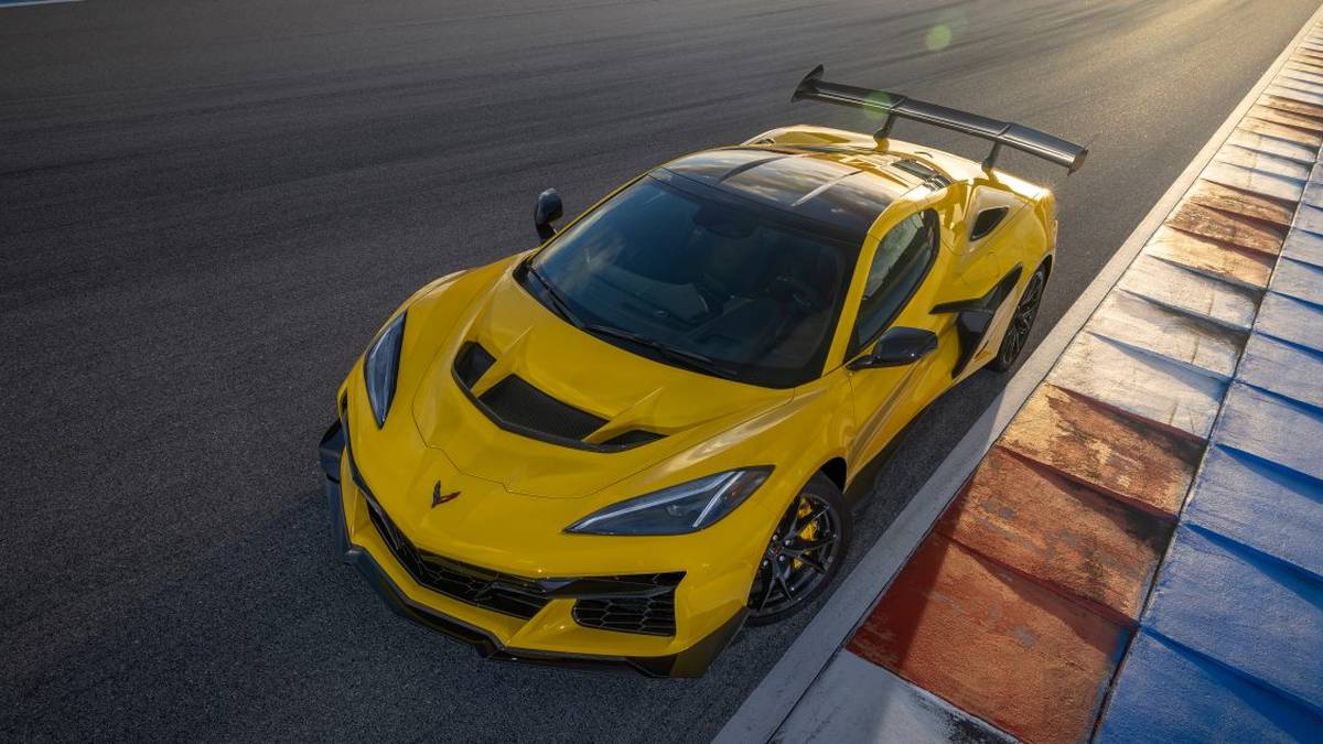 Yellow C8 Corvette Zr1