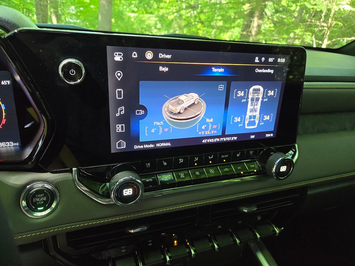 Image of 2024 Chevy Colorado ZR2 Bison infotainment system by John Goreham
