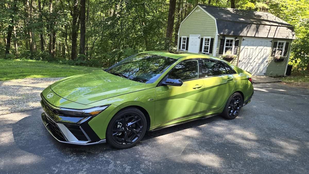 Green Hyundai Elantra image by John Goreham