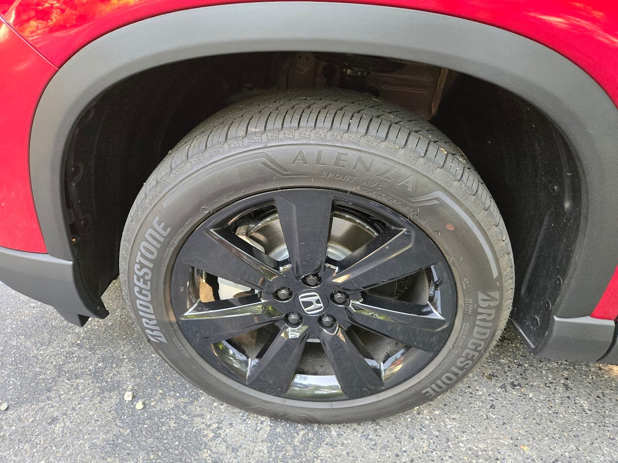 Image of 2025 Honda Pilot Black Edition tire By John Goreham