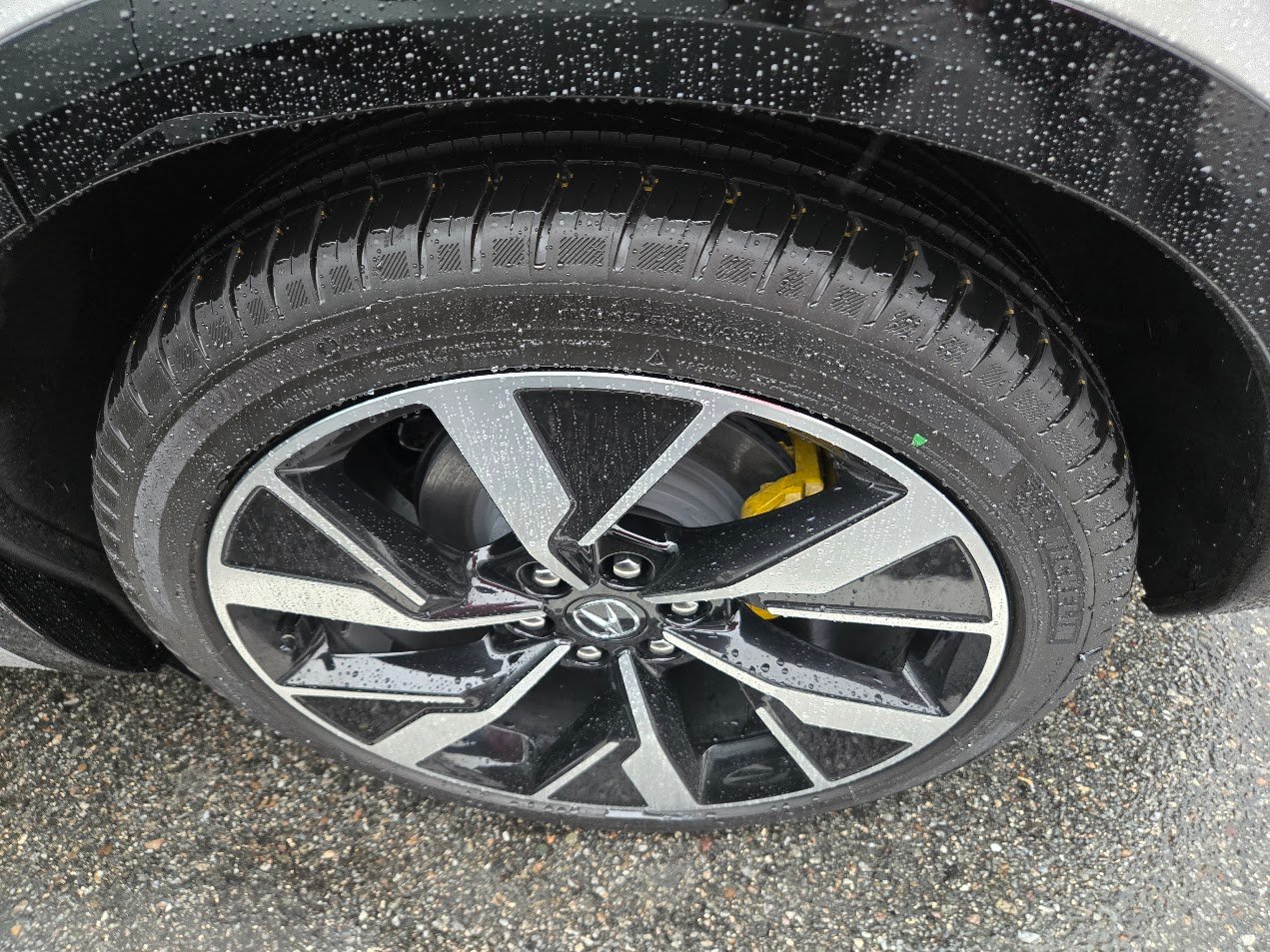 Image of wet Michelin selfseal tire by John Goreham