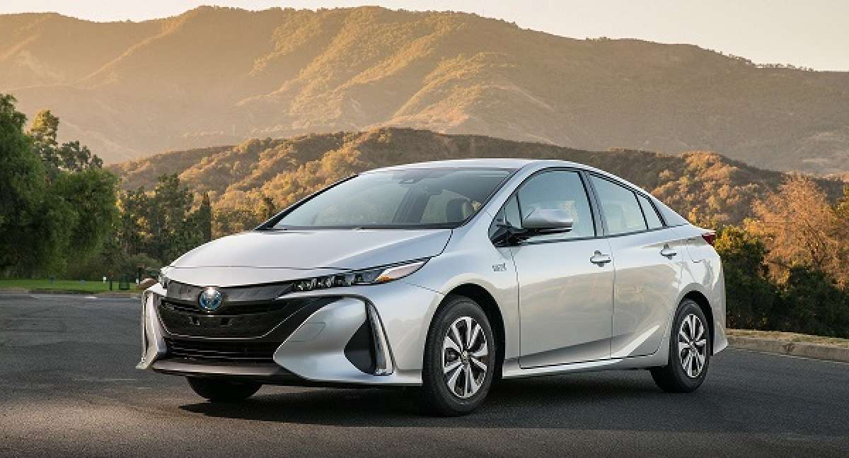 Toyota prius deals prime 2017