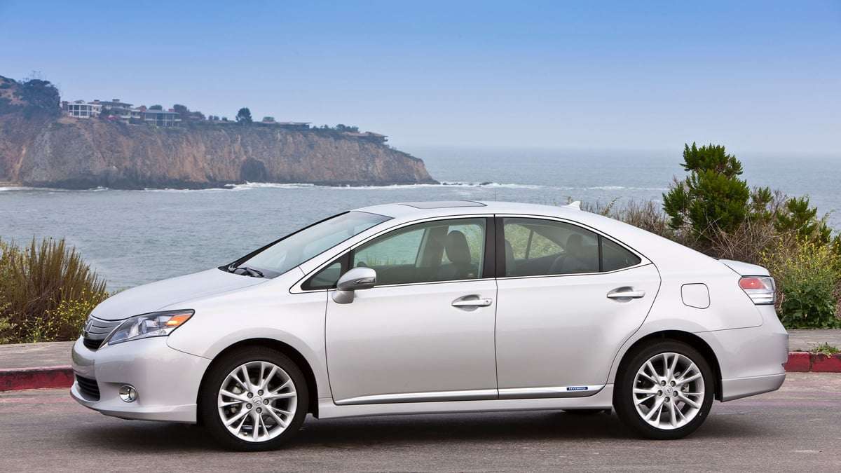 The Corolla Hybrid Of The Luxury World Is The Forgotten Lexus 