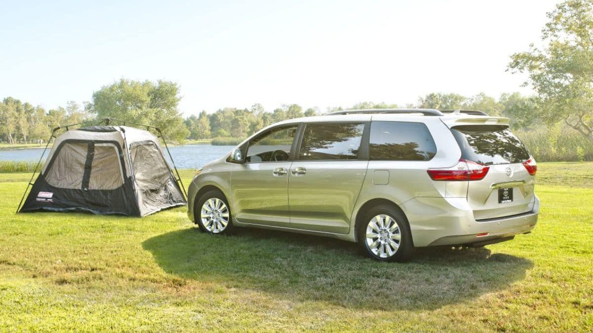 2015 Toyota Sienna Camping