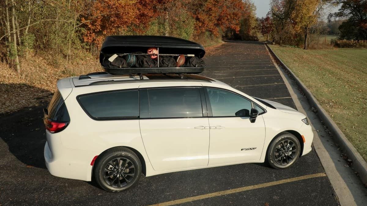 2025 Chrysler Pacifica FAV Minivan