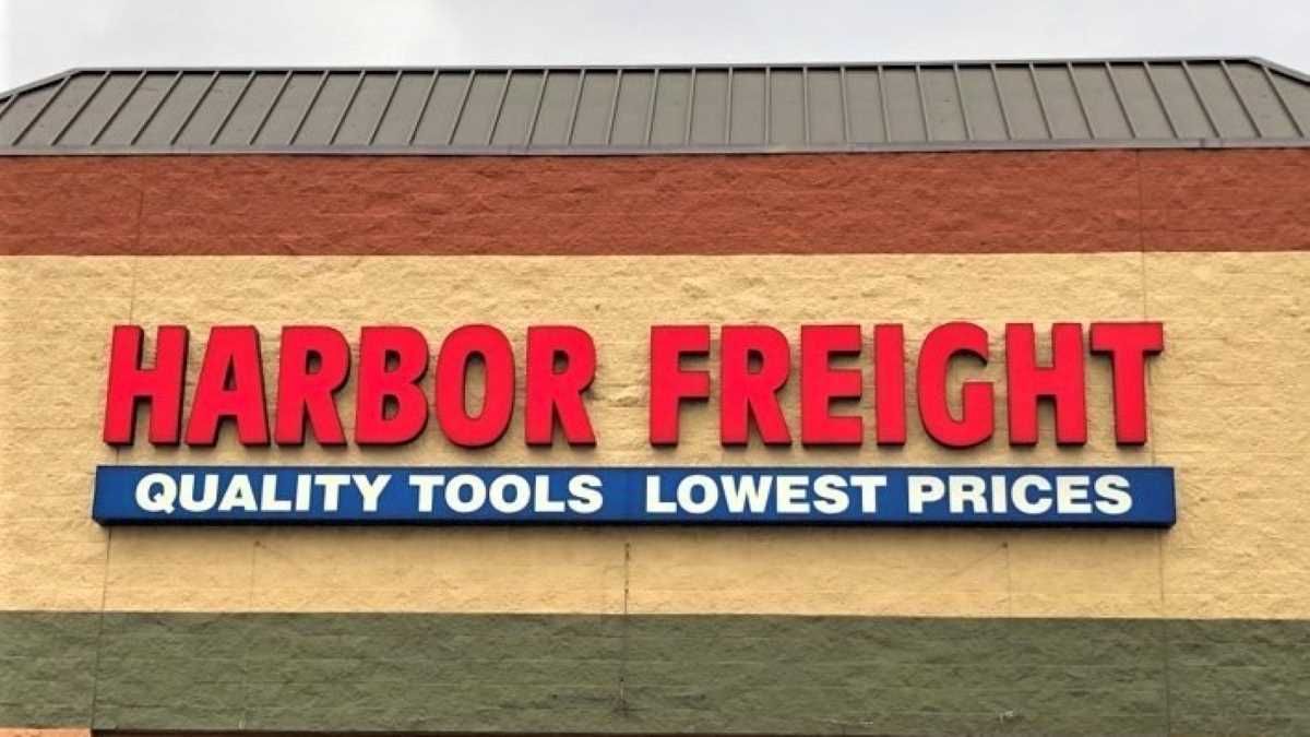 Harbor Freight Tool Shop with This Mechanic