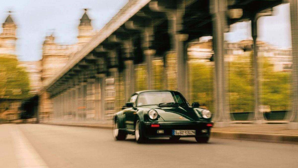 black Porsche 911 (930) Turbo