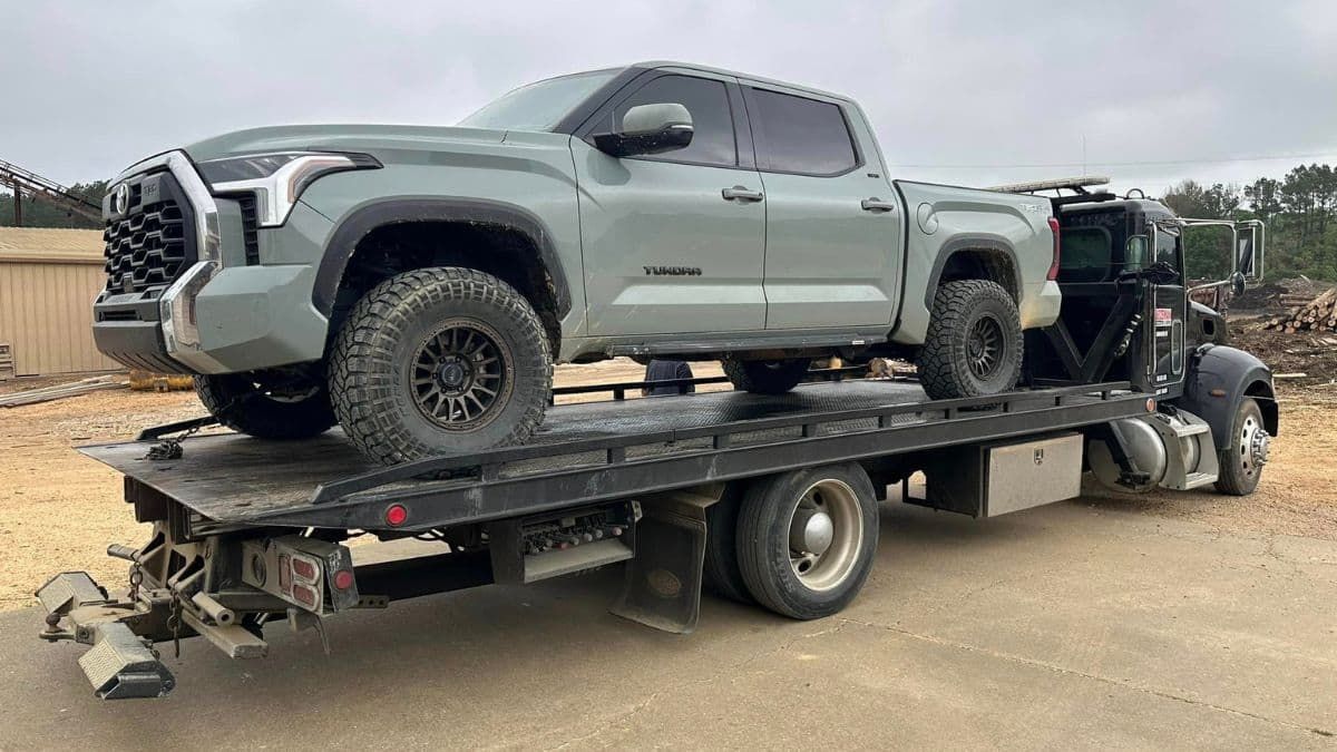 This 2022 Toyota Tundra is being hauled away to dealership because of engine failure