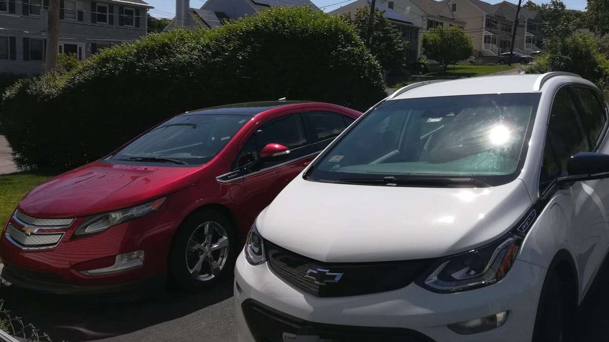 Chevy deals bolt sales