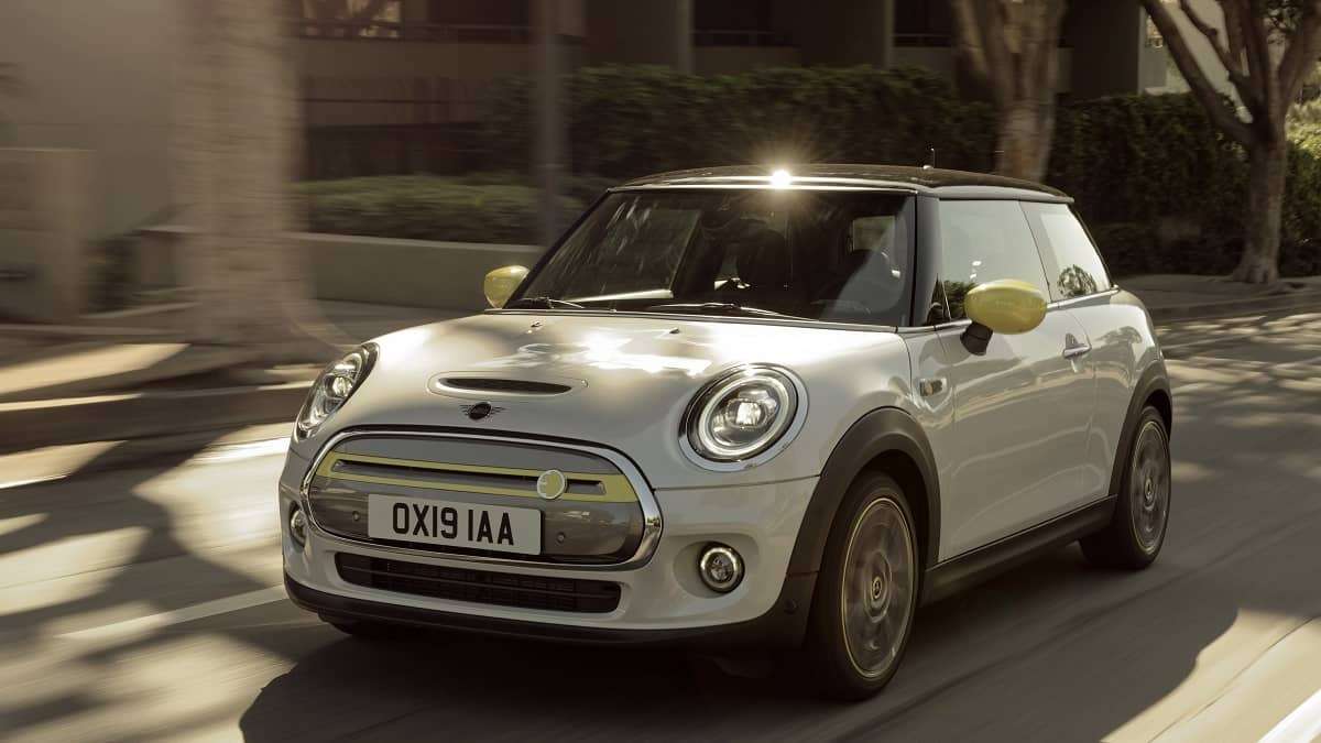 Next-gen Mini convertible spotted with internal combustion engine