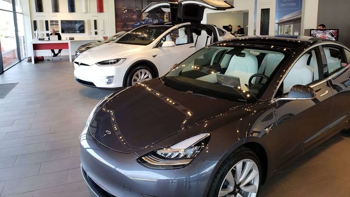 Buying a online used model 3