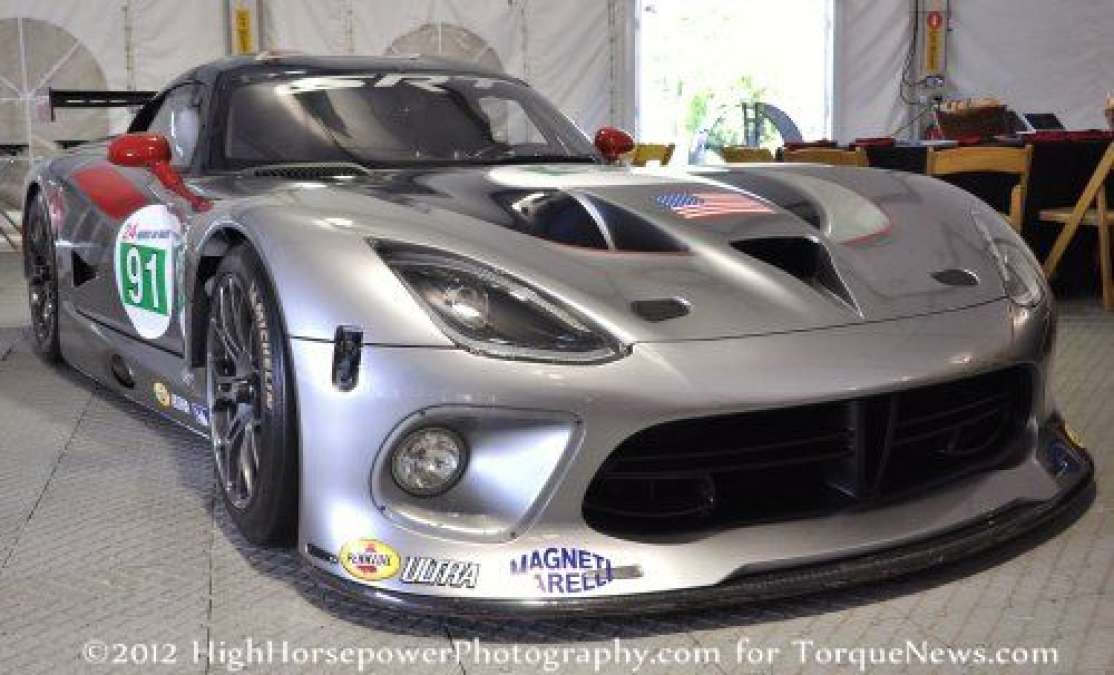 Engine Problems Slow Things For The 13 Srt Viper Gts R Race Debut Torque News
