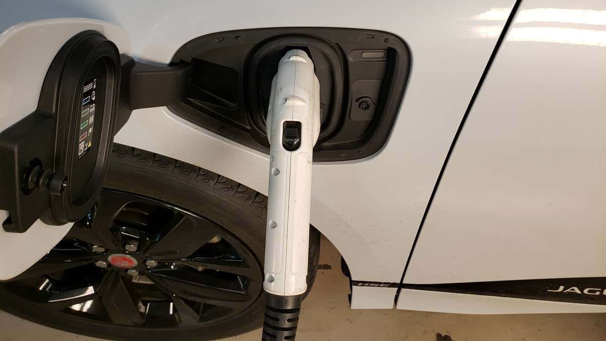 Hello guys, can I run my charger's cable in loop like this while charging?  : r/electricvehicles