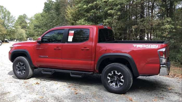 How To Choose Between 2020 Toyota Tacoma TRD Sport Vs TRD Off-Road ...