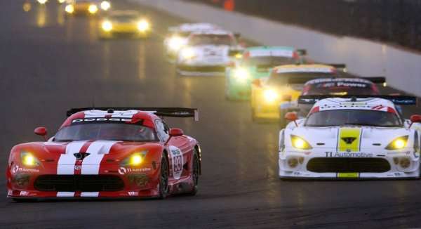 Dodge Viper Srt Gts R Beats Corvette Racing Gets First Win At The Brickyard Torque News