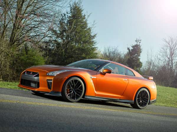 New 17 Nissan Gt R Rips Into New York Torque News