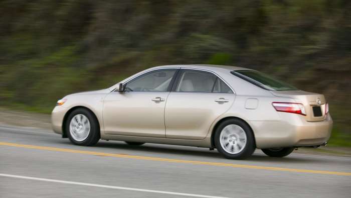 Pros And Cons Of Toyota Prius Vs Camry Hybrid 