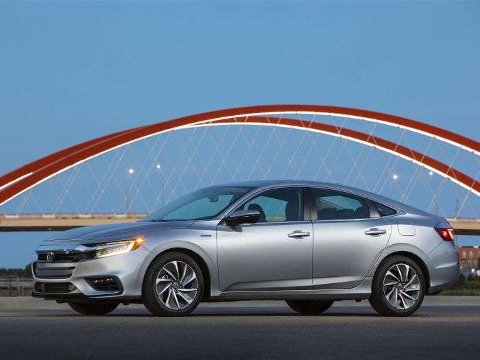 All New 19 Honda Insight Vs Toyota Prius How Do They Compare Torque News