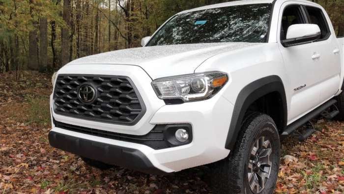 2020 toyota tacoma daytime running lights