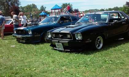 1977 Ford Mustang II sounds like a Lawnmower