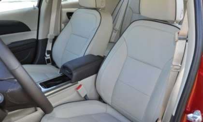 The interior of the 2013 Chevrolet Malibu Eco 2SA