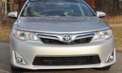 The front end of the 2012 Toyota Camry Hybrid XLE