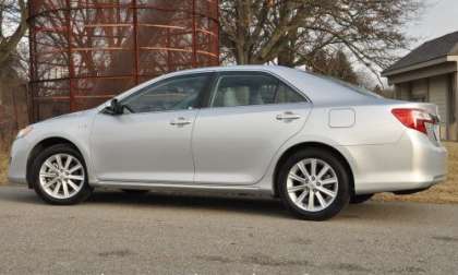 The side profile of the 2012 Toyota Camry Hybrid XLE