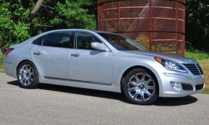 The side profile of the 2012 Hyundai Equus Signature