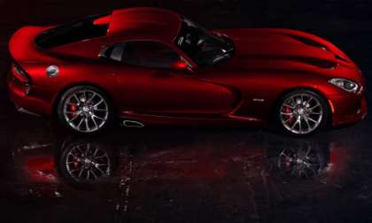 The side profile of the 2013 SRT Viper GTS